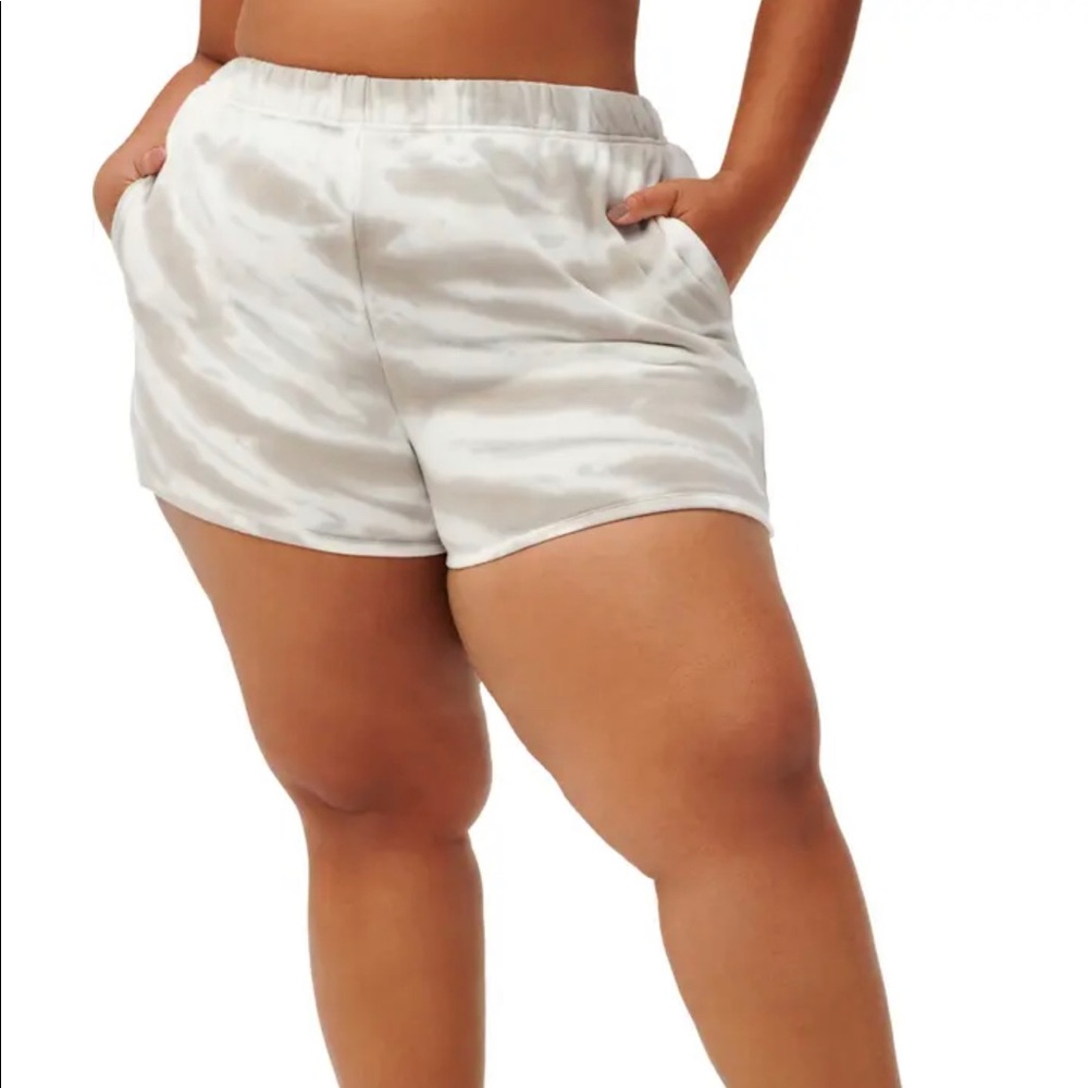 Good American Tie Dye Cotton Shorts Size 7 (22W)